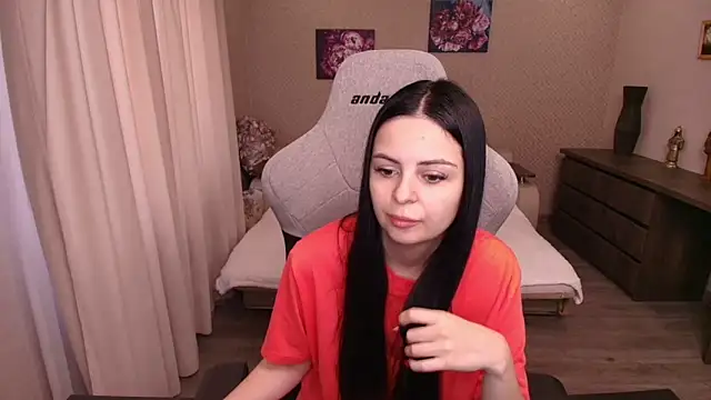 Snapshot of EvaSmeet chatting on 06.04.26 EvaSmeet online show from 06.04.26