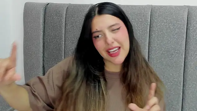 Arihanna London online show from 04.10.26