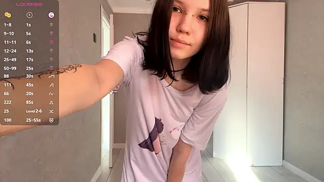 AmeliaMiotii online show from 04.05.26