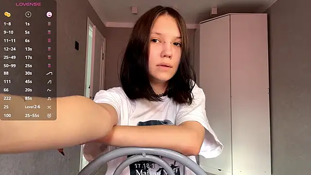 AmeliaMiotii online show from 04.07.26