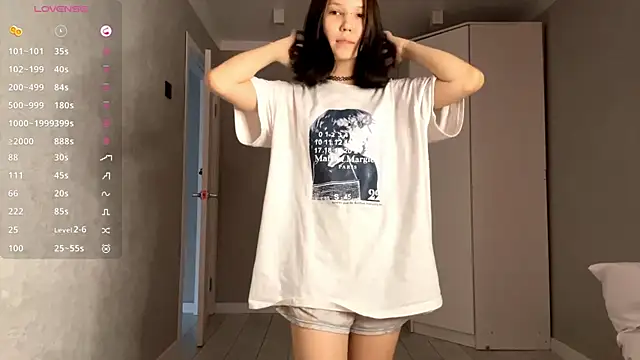 AmeliaMiotii online show from 04.12.26