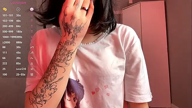 AmeliaMiotii online show from 04.15.26