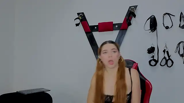 Snapshot of Hana_and_Zeta2026 chatting on 04.01.26 Hana and Zeta2026 online show from 04.01.26