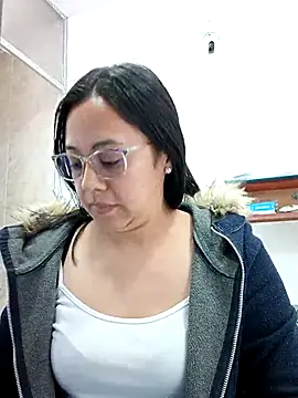 Snapshot of Violeta--7 chatting on 04.06.26 Violeta--7 online show from 04.06.26