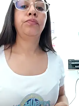 Snapshot of Violeta--7 chatting on 04.09.26 Violeta--7 online show from 04.09.26