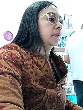 Snapshot of Violeta--7 chatting on 04.16.26 Violeta--7 online show from 04.16.26