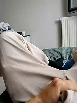 y2561 online show from 04.17.26