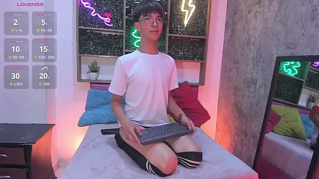 Snapshot of Eyden_Connor chatting on 06.02.26 Eyden Connor online show from 06.02.26