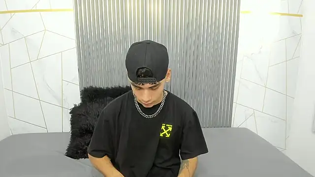 Kitsune 44 online show from 04.02.26