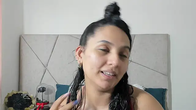 Snapshot of VeraBellucci chatting on 04.14.26 VeraBellucci online show from 04.14.26