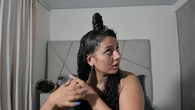 Snapshot of VeraBellucci chatting on 04.15.26 VeraBellucci online show from 04.15.26