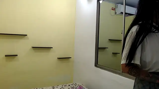 romina white18 online show from 04.07.26