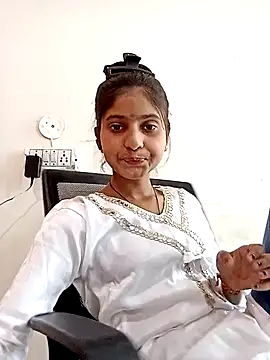 TANU01990 online show from 04.10.26