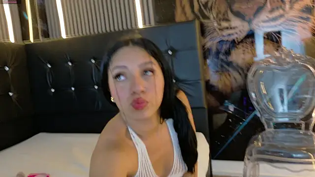  Carolyn online show from 04.18.26