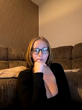 Anna-Curvy-xx online show from 05.18.26