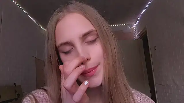 EveCoutch online show from 04.04.26