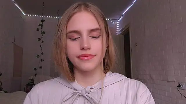 EveCoutch online show from 04.11.26