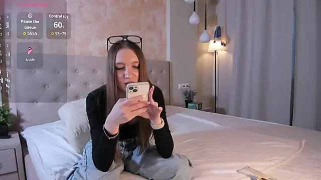 Nayeomy online show from 04.03.26