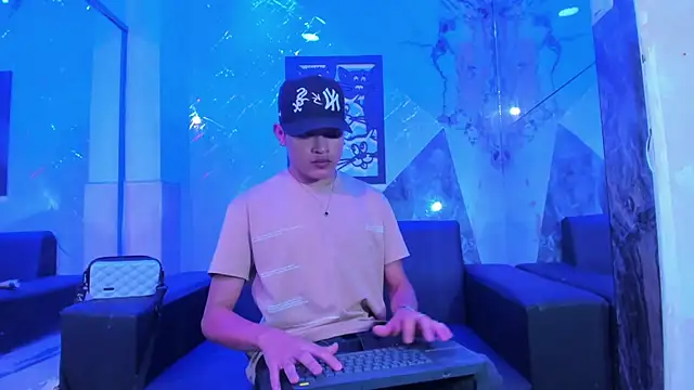 Robert smith26 online show from 04.17.26