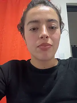 cattleya Louise online show from 04.17.26