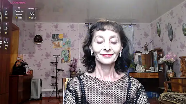 Snapshot of Shooting-Star- chatting on 04.13.26 Shooting-Star- online show from 04.13.26