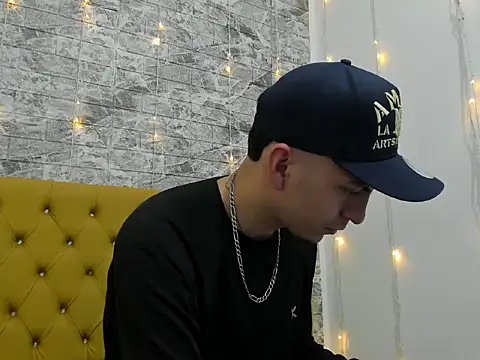 Max sstteel online show from 04.17.26