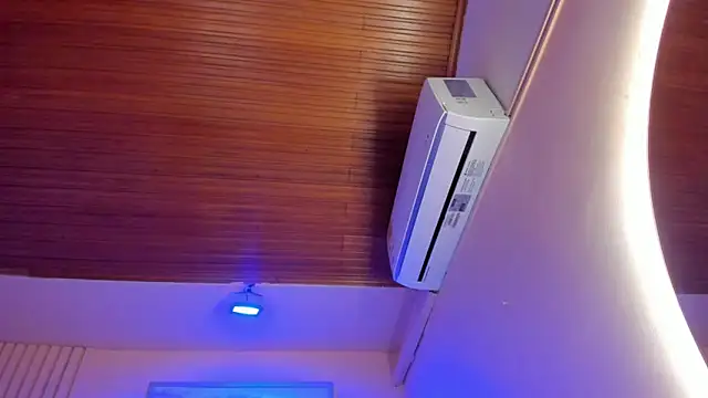 izumi mei online show from 04.11.26