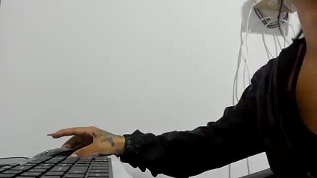 ElectraCurly online show from 04.08.26