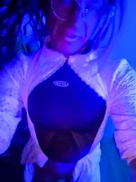 DomMONIKA online show from 04.22.26