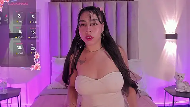 Valentina-Garciia online show from 04.10.26