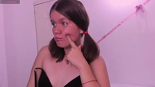  Lunasex  online show from 04.14.26