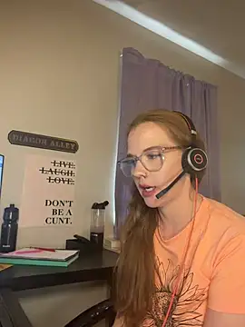 RoxyRedXO12 online show from 03.31.26