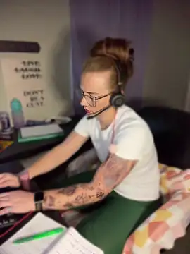 RoxyRedXO12 online show from 04.08.26