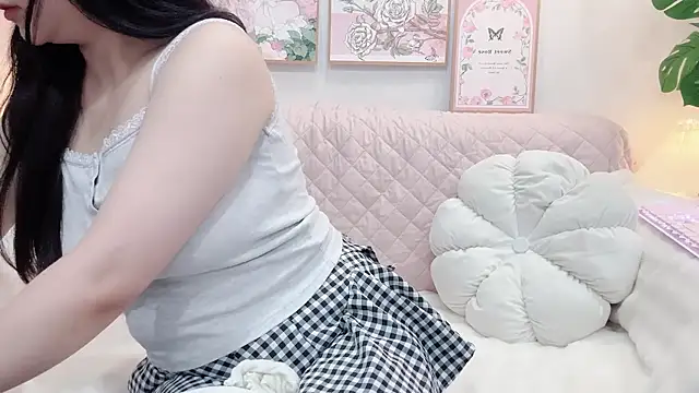 Snapshot of kittrnjpgirl chatting on 06.26.26 kittrnjpgirl online show from 06.26.26