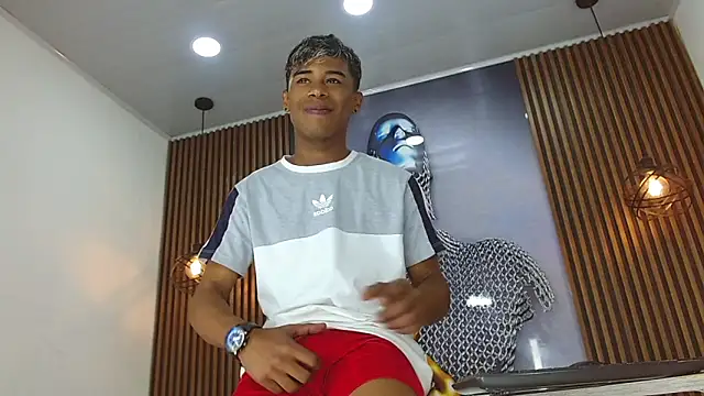 LuckyBluex online show from 04.11.26