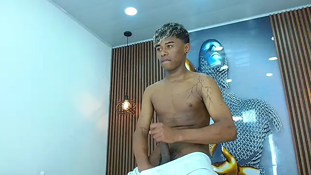 LuckyBluex online show from 04.16.26