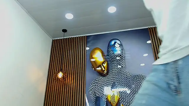 LuckyBluex online show from 04.17.26