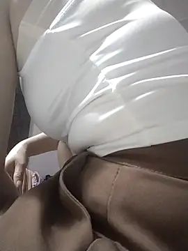 Saryloveparadise online show from 04.15.26