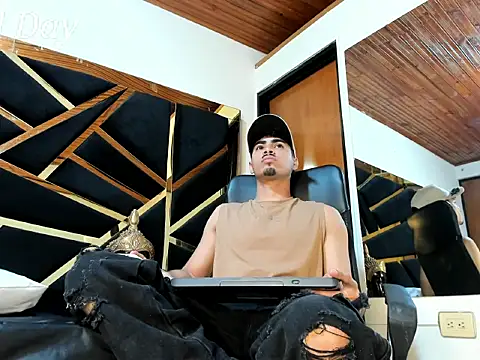 LucaColmal online show from 04.06.26