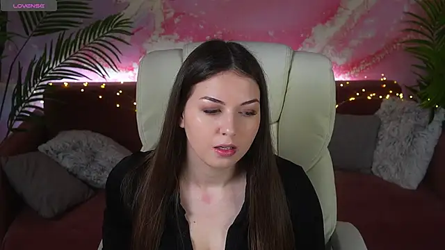 LindsyRawr online show from 04.16.26