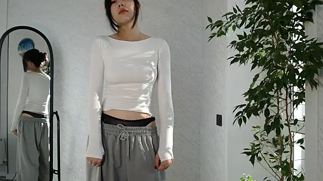 SecretTiny online show from 04.08.26