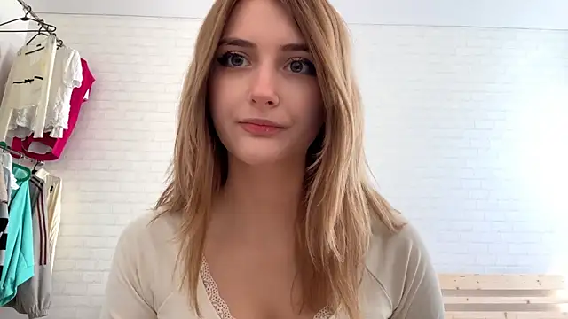 CassiPlacido online show from 04.14.26