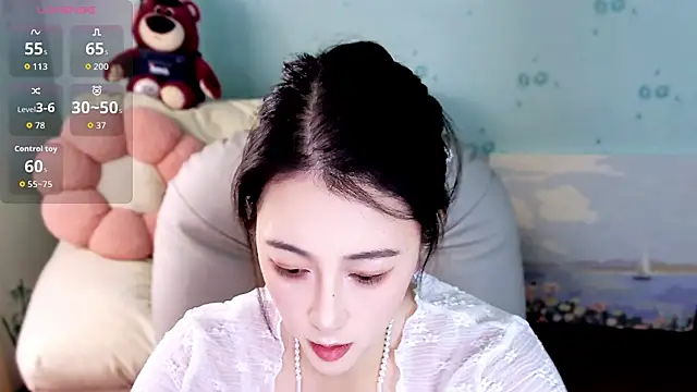 Snapshot of summer_uu chatting on 06.23.26 summer uu online show from 06.23.26