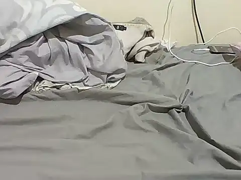 BOOBQUEEN25 online show from 04.04.26