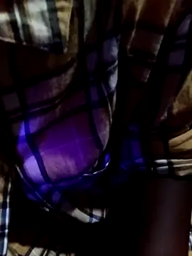 BOOBQUEEN25 online show from 04.15.26