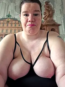 curvystachel42 online show from 04.10.26