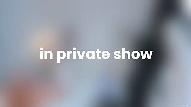 LilyReina online show from 04.15.26