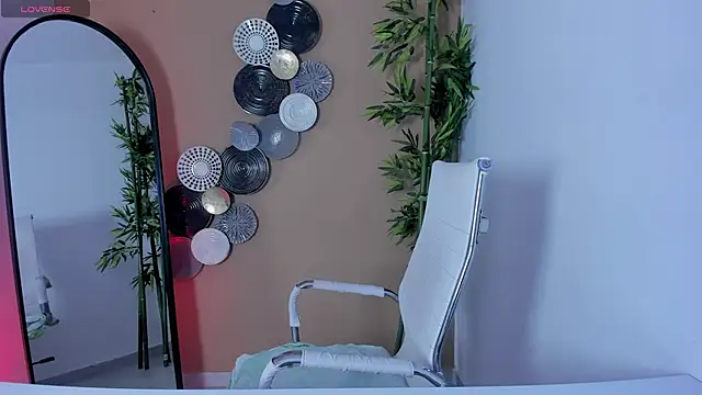 crystal arlette  online show from 04.15.26