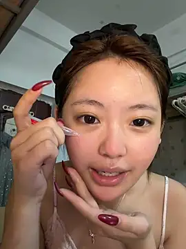 Snapshot of zhuzhu8023 chatting on 04.15.26 zhuzhu8023 online show from 04.15.26