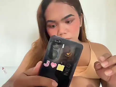 yourhotwild bella online show from 04.14.26